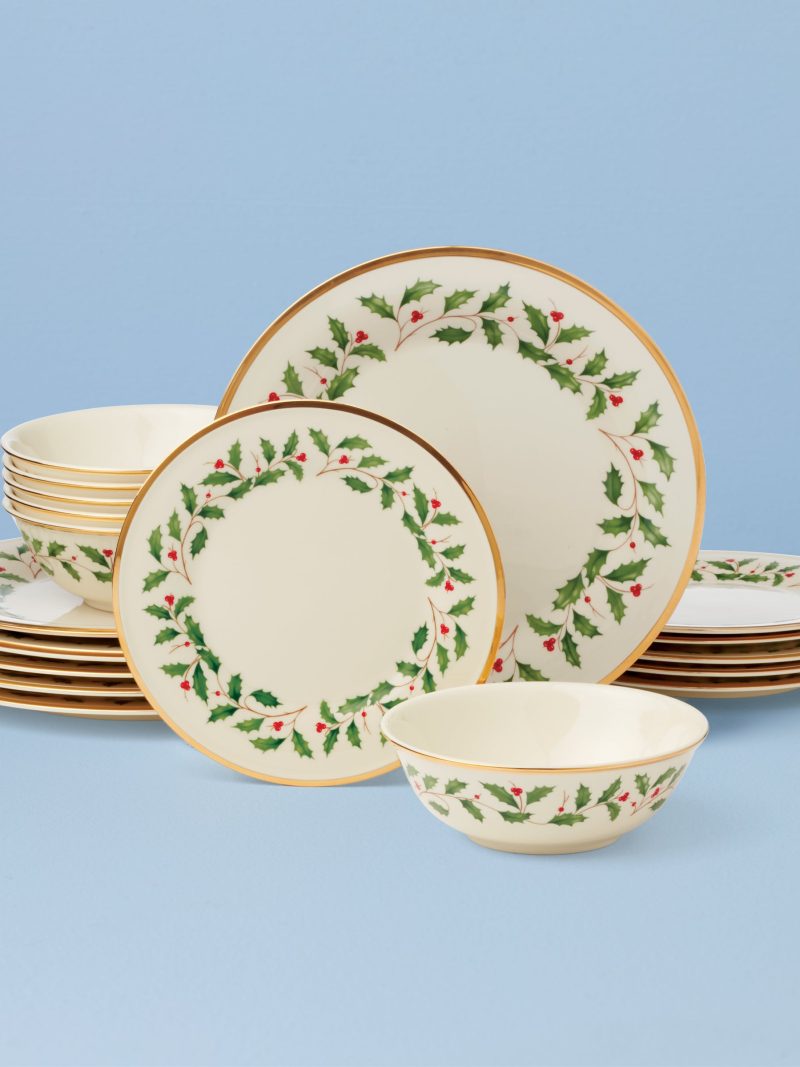 Holiday 18 Piece Dinnerware Set